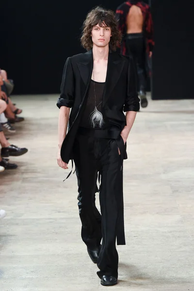Look 30